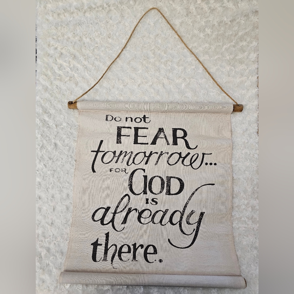 19 1/2" x 21 1/2" decorative banner